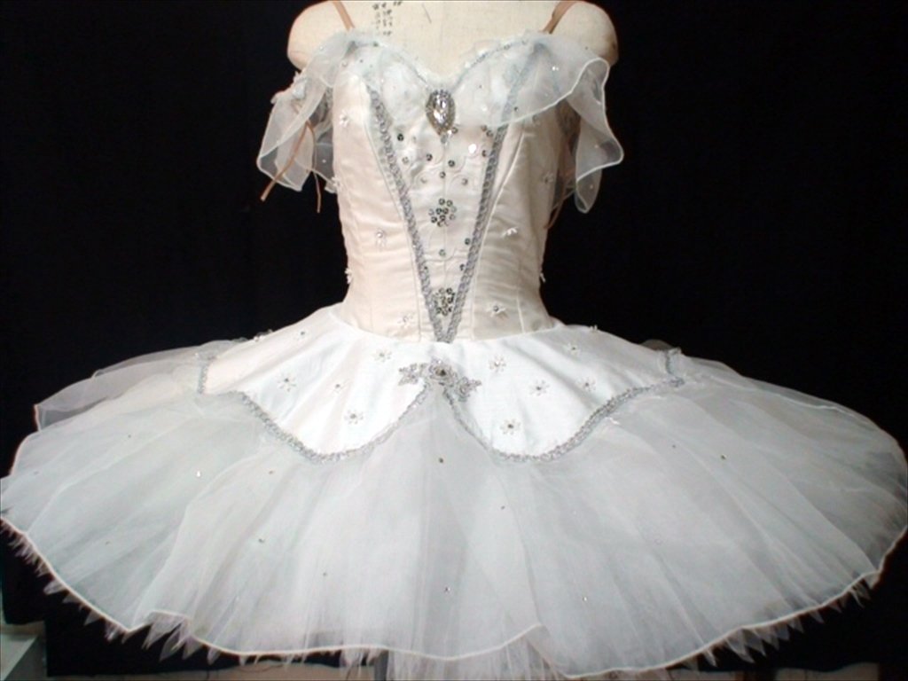 ♡【美品】クラッシックチュチュ 豪華バレエ衣装 ゴールド 120～130♡ ♡【美品】クラッシックチュチュ 豪華バレエ衣装 ゴールド 120